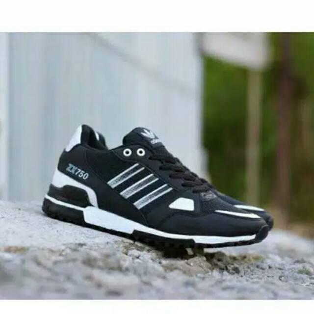 SEPATU ADIDAS ZX 750 HITAM LIST PUTIH