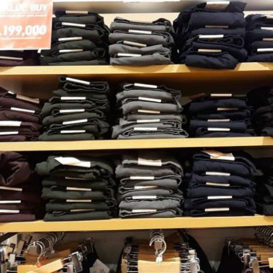 UNIQLO CELANA ANGKLE FIT.