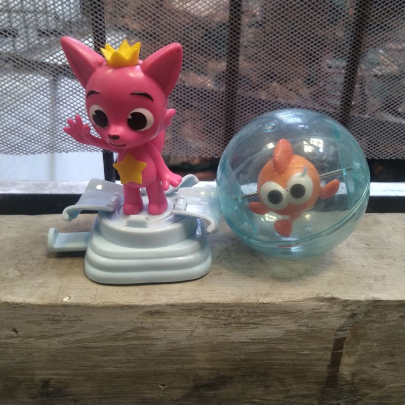 pesanan kak arifahifa william dan pinkfong, temennya baby shark dari Chaki meal KFC