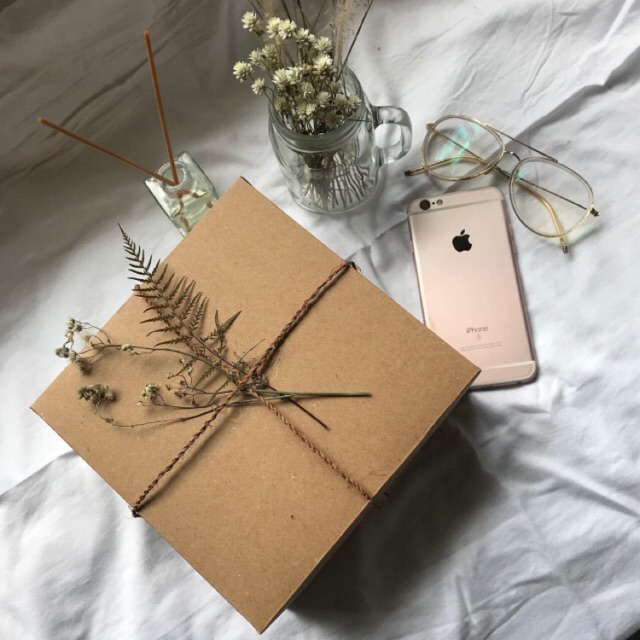 

Kotak Kado/Gift Box Premium