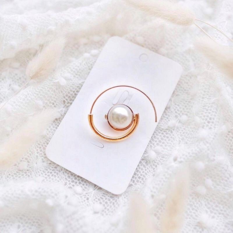 Brooch / bros cantik / bros jilbab / bros murah / bros murmer / bros love / bros geometri / Bros Mewah Bros Elegan Bros Hijab Bros Kebaya Bros Dada bros Tuspin Bros Pin Btrooch Korean Style Brooch AKsesories Jilbab Accessories BRS-B02 Bros Daily BZO-GOLD-LINGKUR