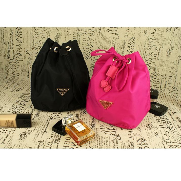 b90> Tas Kosmetik Prada / Tas Kosmetik / Tas Makeup Prada