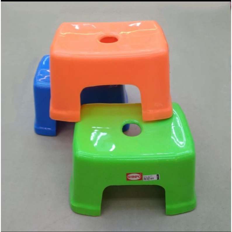 Kursi pendek Shinpo / jengkok plastik shinpo ( by Gojek/Grab)