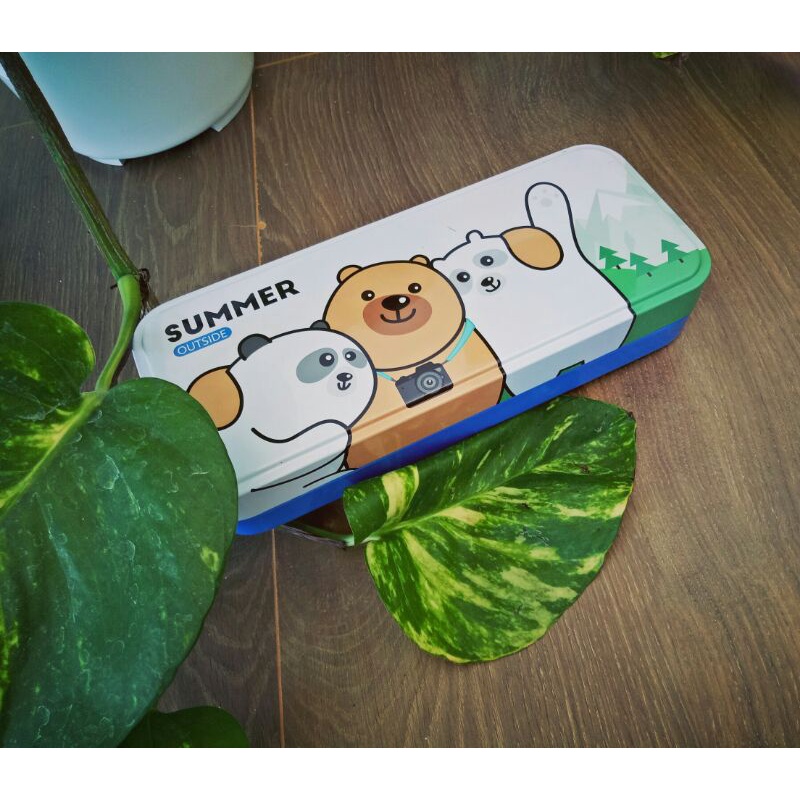 

Tempat Pensil Kaleng Summer Outside with Standing Book