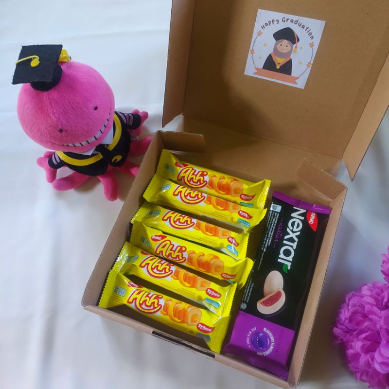 

Snack Box / Gift Box / Buket Wisuda / Snack Tart / Kado Wisuda / Kado Ulang Tahun / Kado Anniversary /