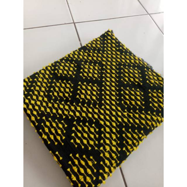 Kain tenun sutra bulu