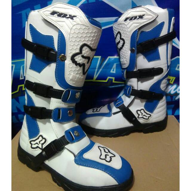 Sepatu cross trail 10 motif adv