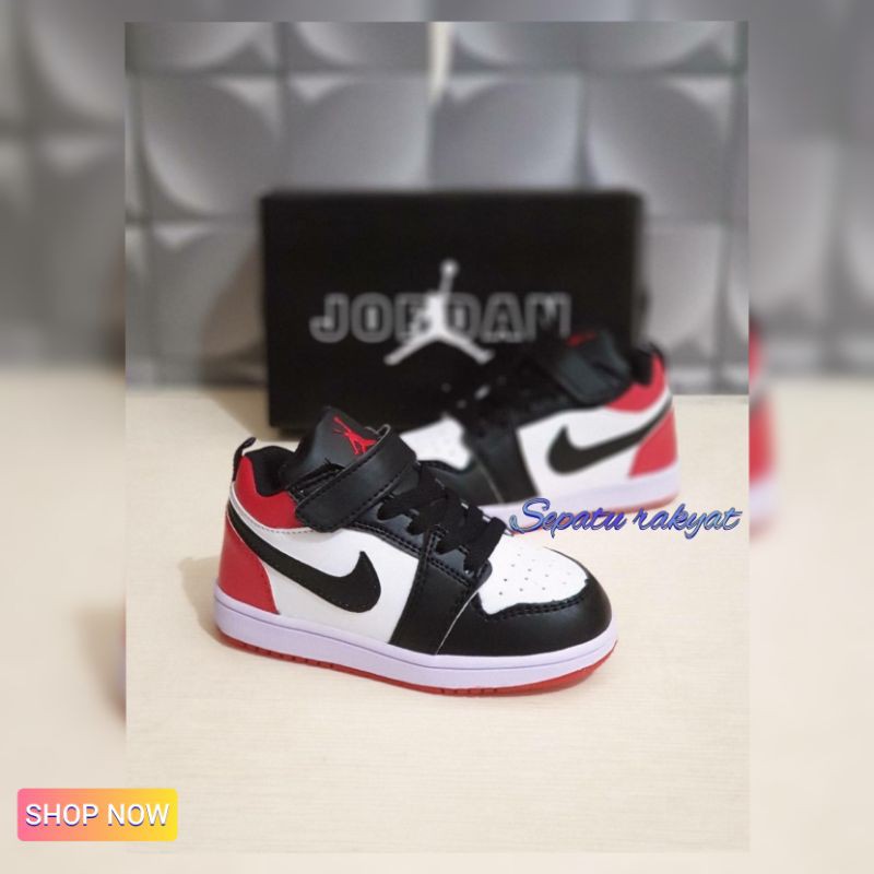 Sepatu sneakers anak laki laki cowok perempuan 2 sampai 7 tahun nike airjordan low kids blacktoe