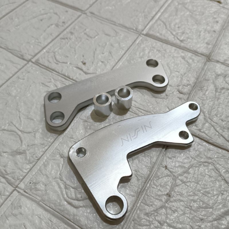 BREKET KALIPER STANDAR DISC UPGRADE 220MM MOTOR MIO SPORTY MIO SOULD OLD FINO XEON BEAT VARIO SCOOPY HANYA UNTUK KALIPER NISSIN STANDAR BAWAAN MOTOR