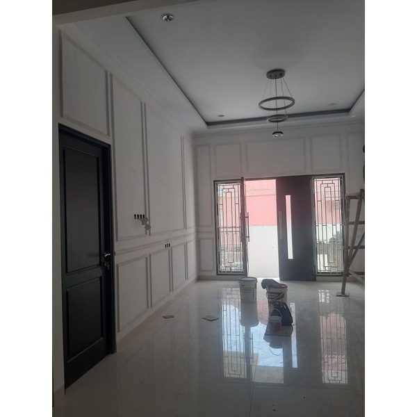 pemasangan wall molding