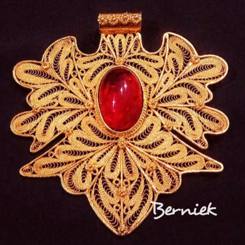 GENO SIBATU AGATE MERAH. BS LIONTIN N BROS. UKRN 7 x 9cm