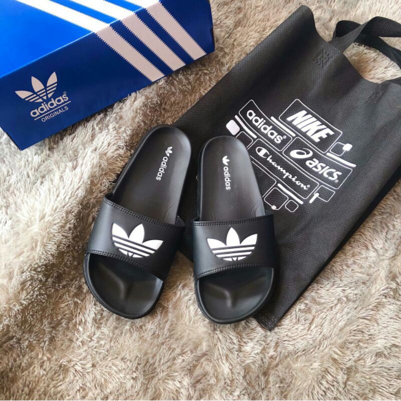 Adidas Original Adilette, Sendal Pria