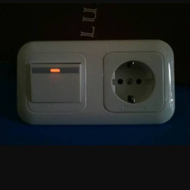 STOP KONTAK SAKLAR ENGKEL ILUMINASI PANASONIC