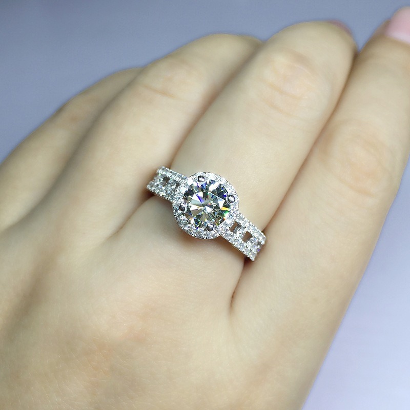 Cincin Moissanite Hollow Untuk Wanita