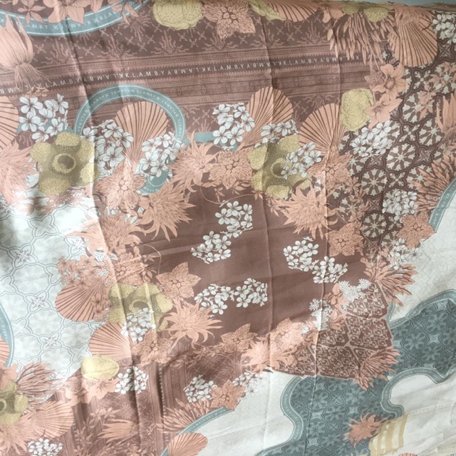 jeumpa scarf wearing klamby BOOKED