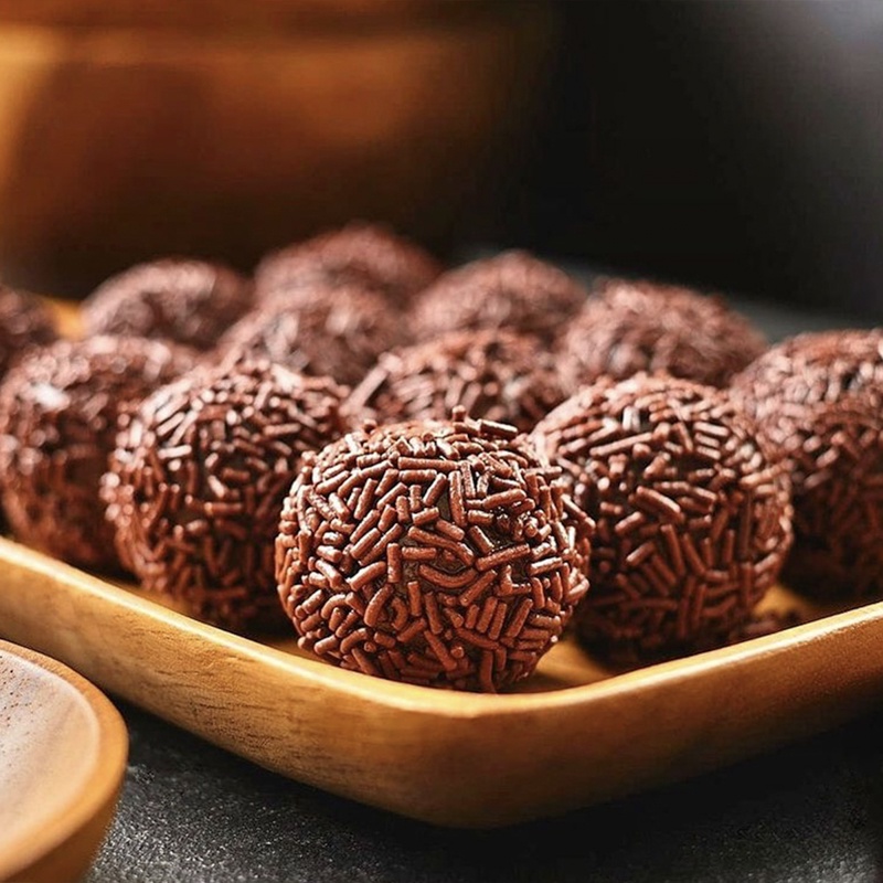 

Classic Rum Balls by FABIOLOUS FOOD