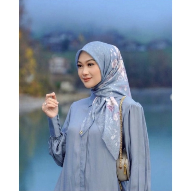 Buttonscarves nada series Cis