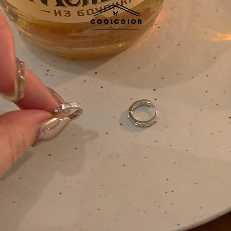 COD❤️1PCS  Temperamen High-end anting zirkon Hoop Earrings Wanita Desain Niche Gesper Telinga Murah Anting Cinta Hati Berlapis Fashion Wanita Sederhana Aksesoris Perhiasan Hadiah Ulang Tahun