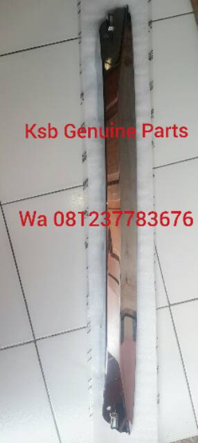 Trunklid Chrome Belakang Grand Avanza / Xenia Model Ganti Original Toyota