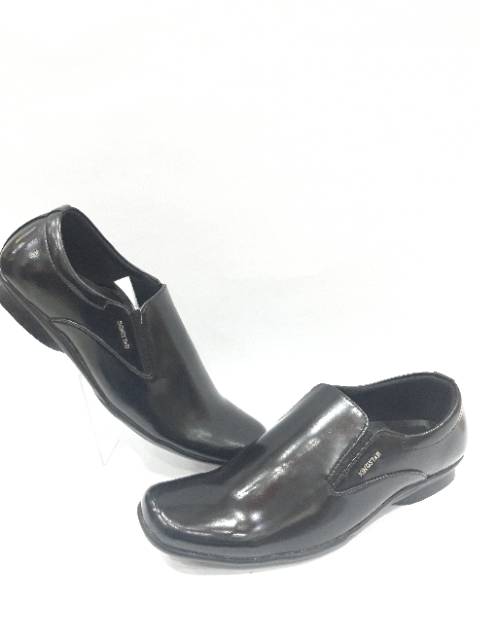 bogs nursing shoes