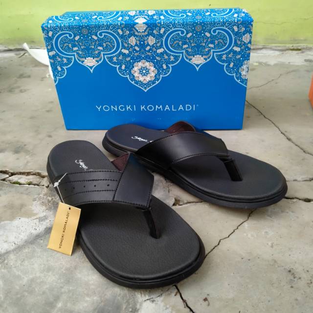 SANDAL PRIA YONGKI KOMALADI JEPIT