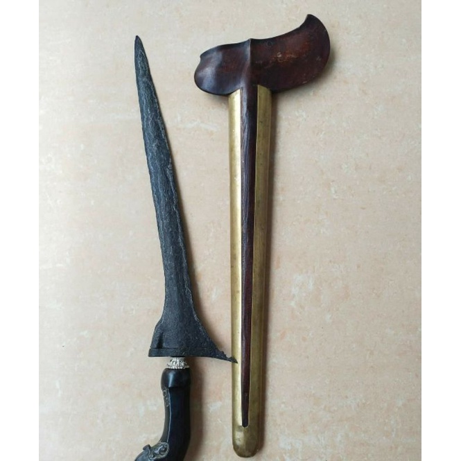 Keris sepuh Pulanggeni lajer/lurus