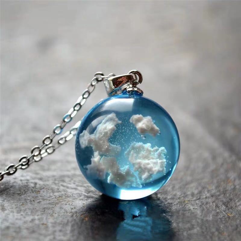 Kalung Rantai Liontin Bola Awan Putih Langit Biru Bahan Resin Transparan Glow in the Dark Untuk Wanita