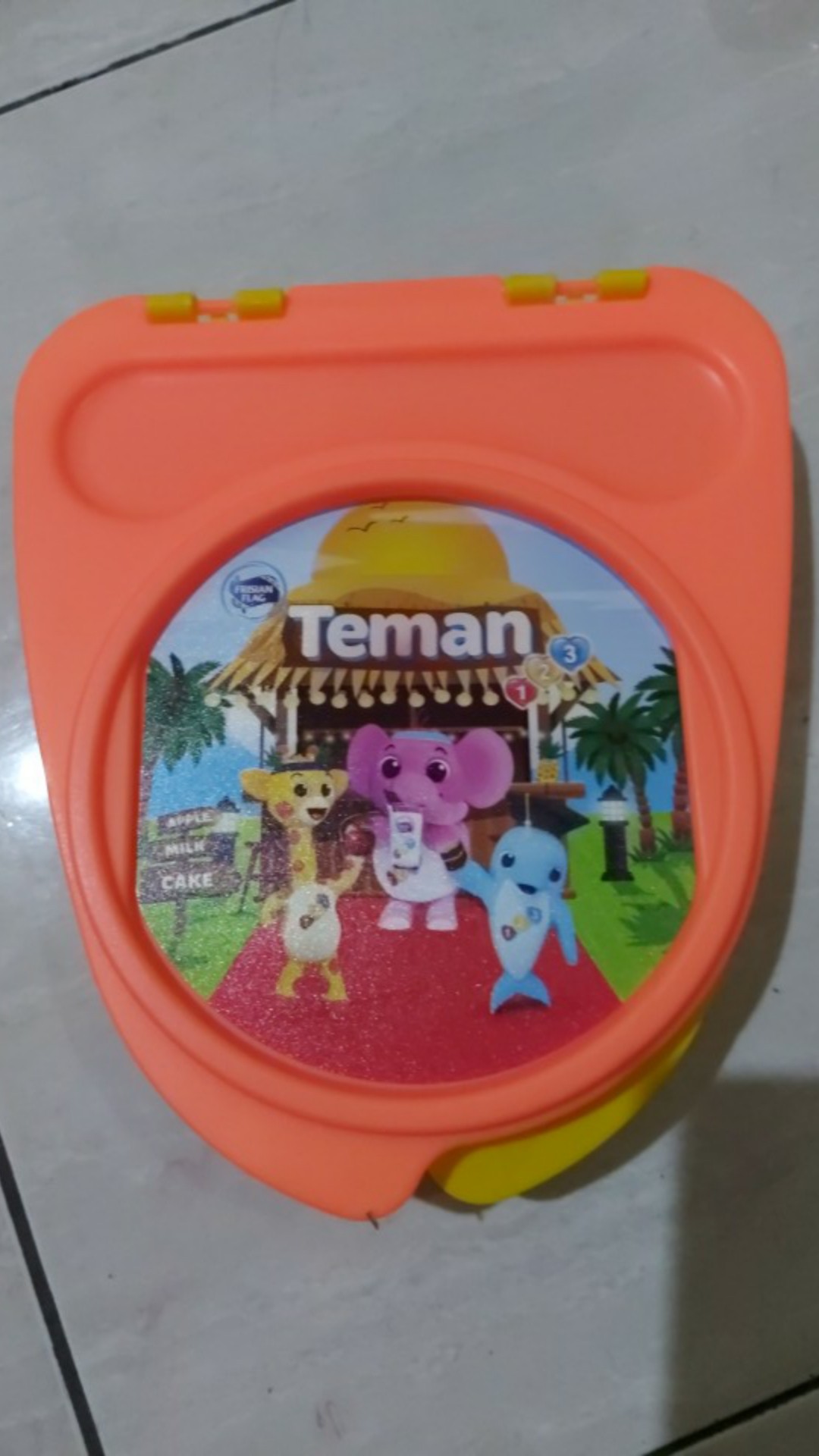 Lunch Set Tempat Makan Anak Frisian Flag