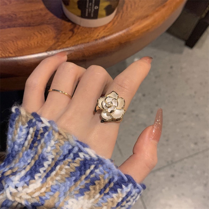 Cincin Model Terbuka Dapat Disesuaikan Desain Bunga Camellia Putih Gaya Retro Perancis Untuk Wanita