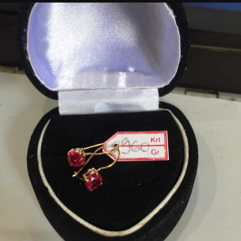 anting emas 22 karat mata sirkon pink