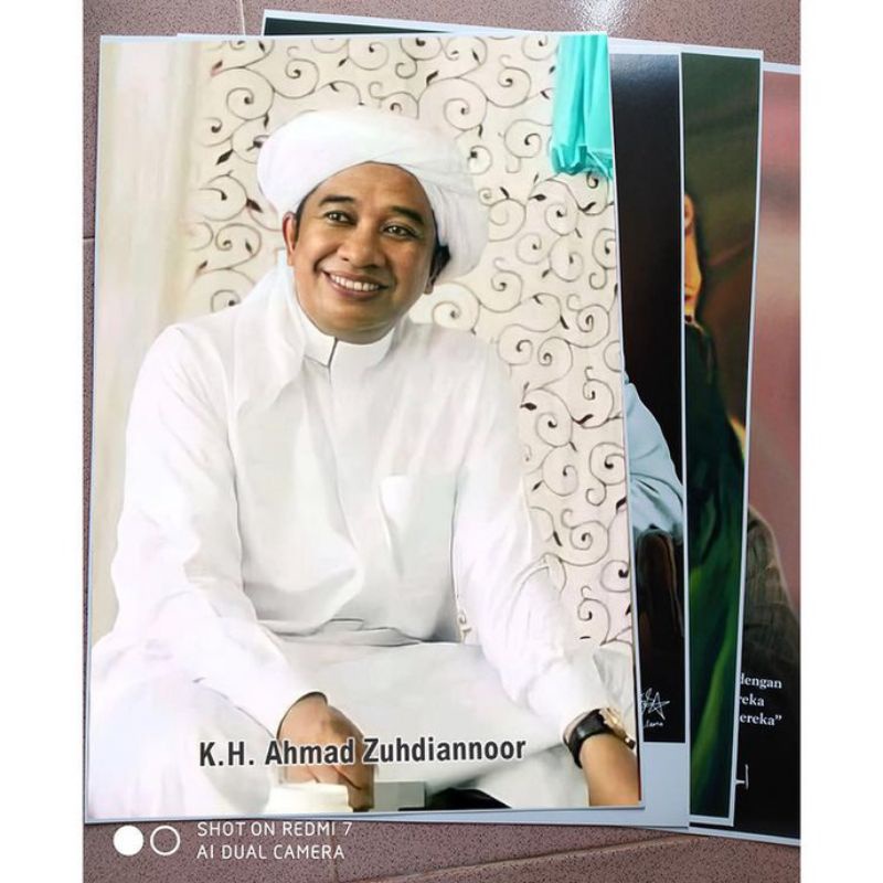 READY STOK POSTER LUSTER GURU ZUHDI UK 45*65CM BISA COD