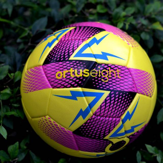 Bola futsal ortuseight