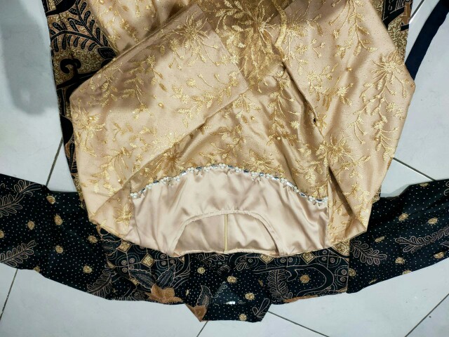Batik Couple Kebaya Set Salsabila Series Tunangan Lamaran Wisuda Kondangan Kekinian 2021