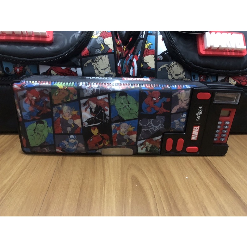 

Marvel Pop Out Pencil Case