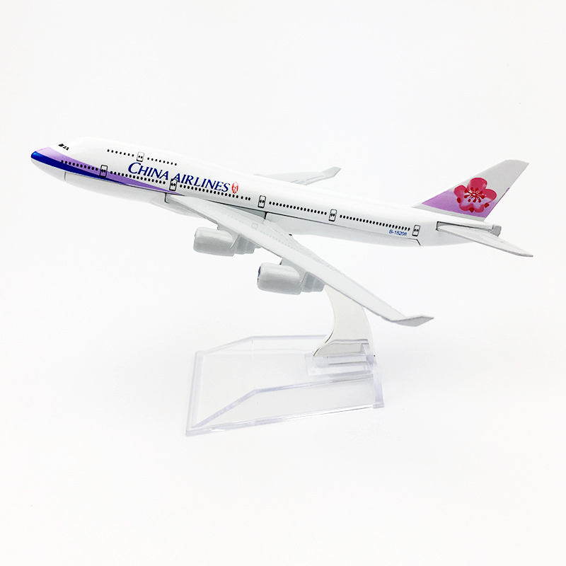 Model Pesawat Terbang B747 Model Boeing 747 Airways Bahan Metal Diecast 16CM / 20CM