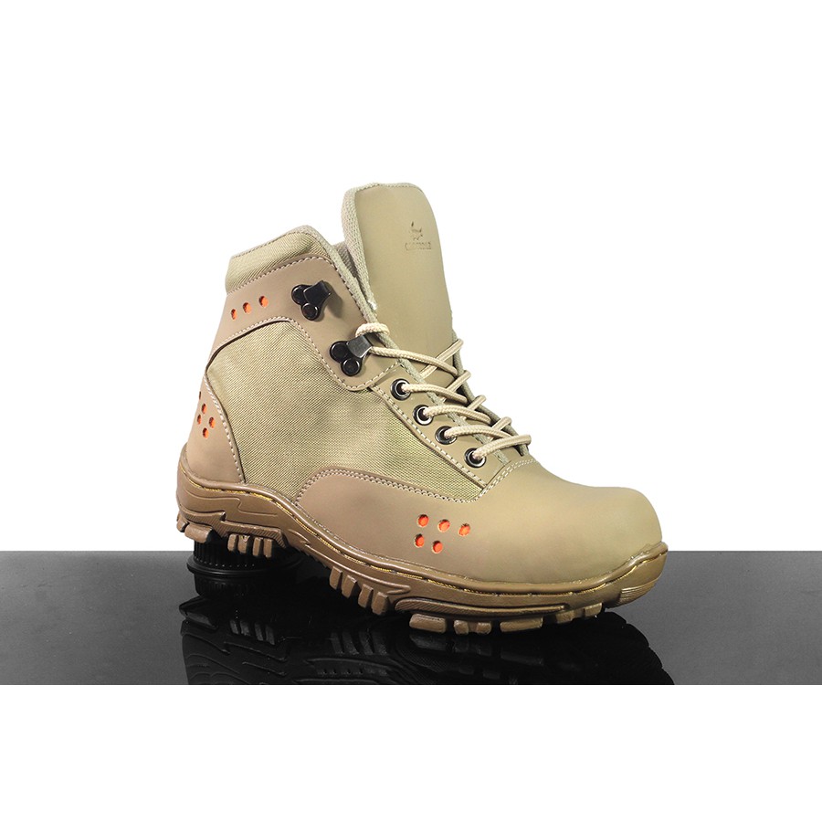 sepatu pria boots safety tracking outdor crocodile tanker cream original