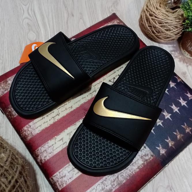 nike benassi 2020