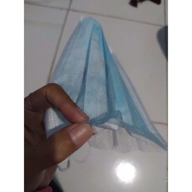 Masker 3 Ply Biru Earloop Non Hijab Face Mask 1 Box isi 50