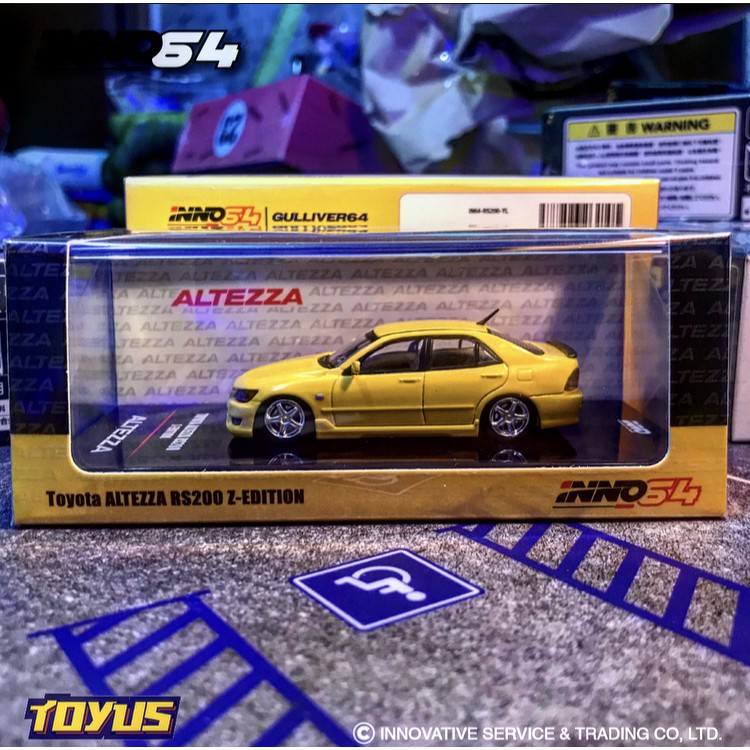 Inno64 Inno - TOYOTA ALTEZZA RS200 Z WITH EXTRA WHEELS AND DECALS
