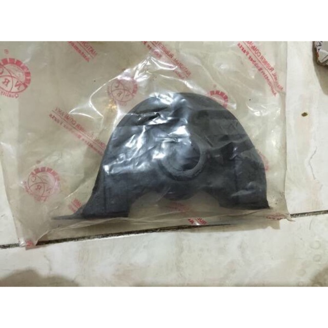 engine mounting kanan kecil ferio