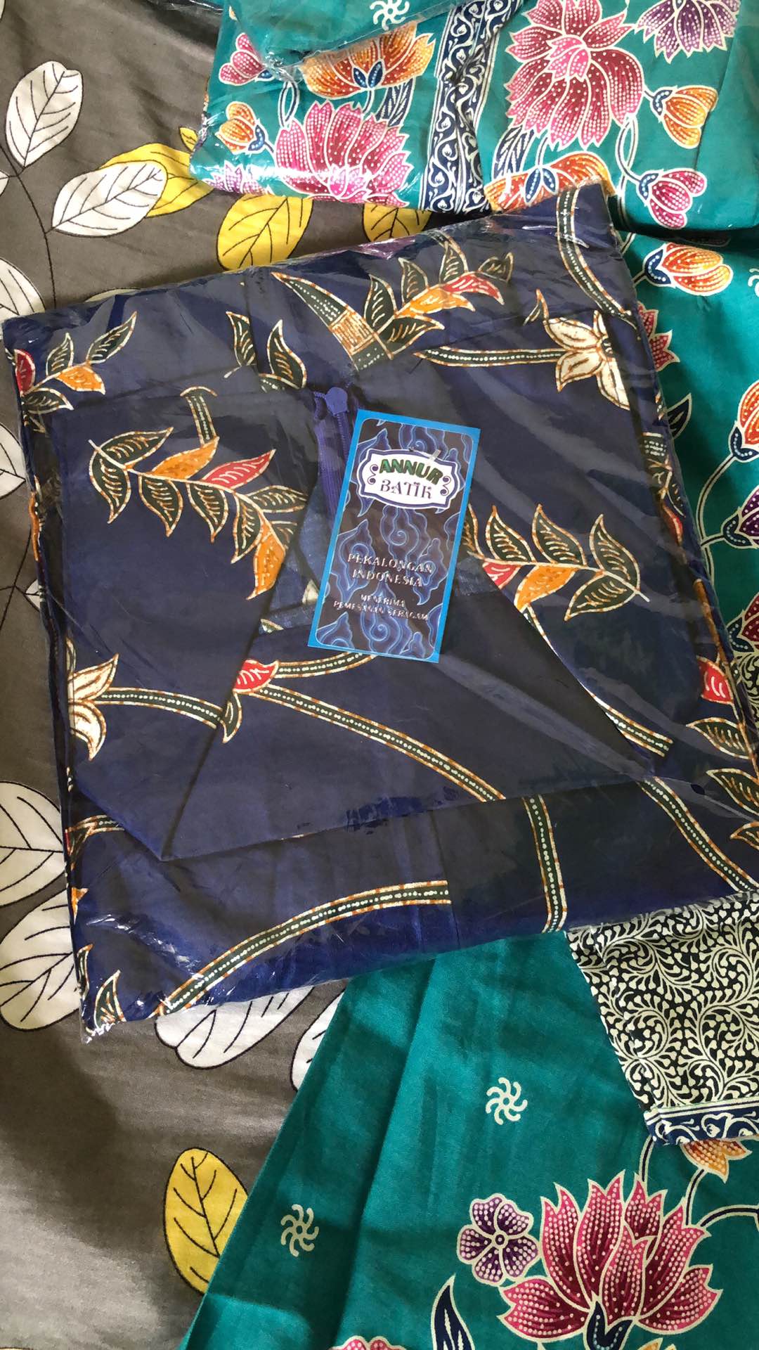 Grosir Terlaris Genes Jelita Tunic Navbor Yelbor Whitbor Creambor Tunik Batik Modern Hrb042