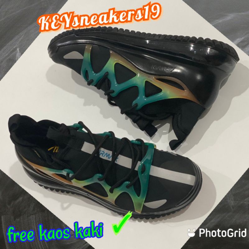 SEPATU PRIA NIKE AIR MAK 720 BLACK GORETEX