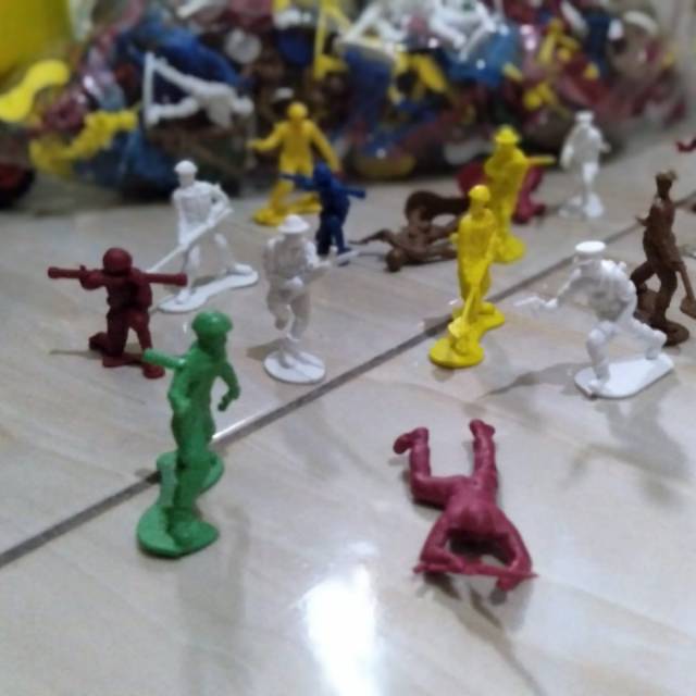 Mainan tentara isi 100pcs
