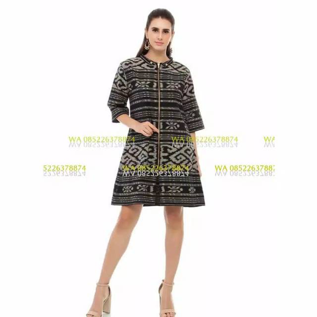 Dres tenun motif toraja hitam putih