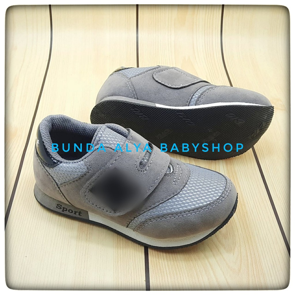 Sepatu Anak Laki Usia 5 6 Tahun Sneakers ABU Size 29 - 31 - Sepatu Anak Cowok Cewek Sporty Anti Licin