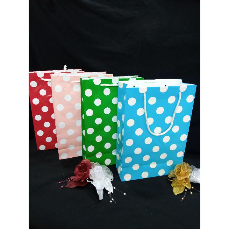 

Paperbag. tas kertas. goody bag.laminasi polkadot