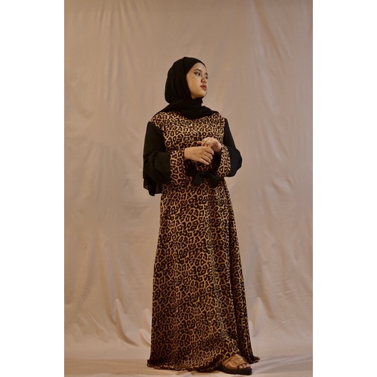 BASIC ABAYA MOTIF Leopard