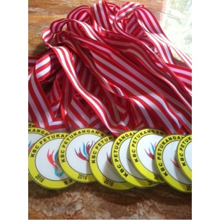 

Medali Akrilik Ketebalan 2mm