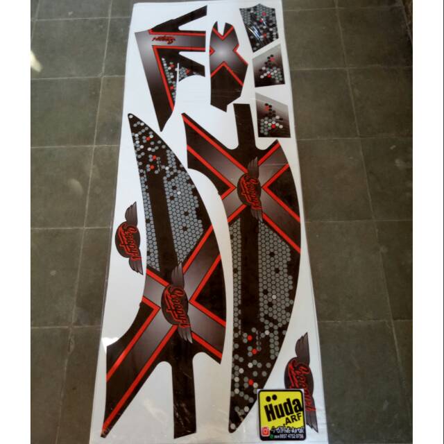 striping/lis/sticker variasi all scoopy "FLAG" hitam & putih