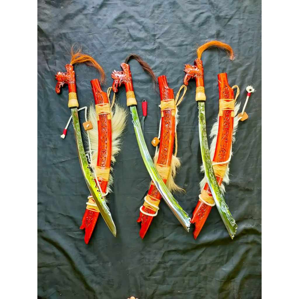 MANDAU Baja Putih Laes